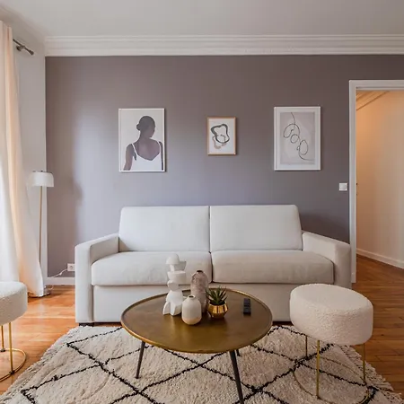 Flat In Near Sacre Coeur *